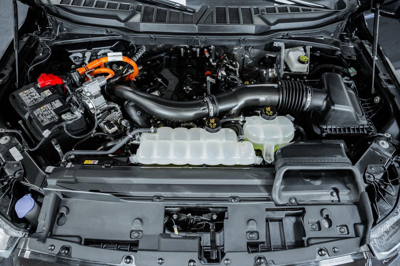 Certified 2025 Ford F150 Lariat w/ Equipment Group 502A High image 27