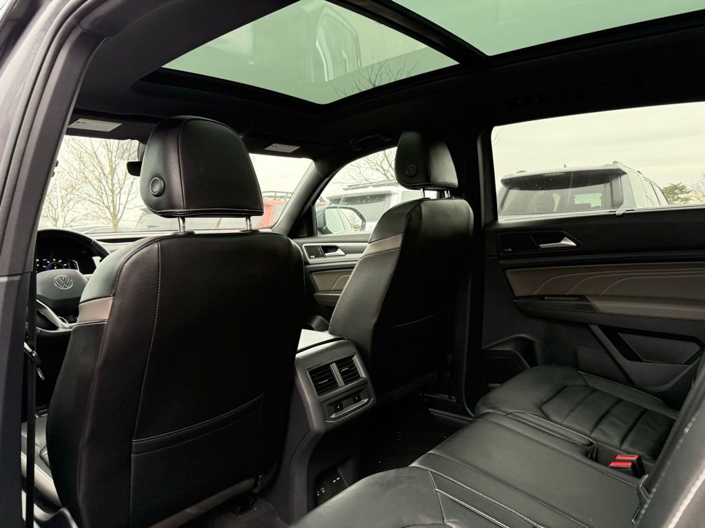 Used 2023 Volkswagen Atlas Cross Sport SEL Premium R-Line image 16