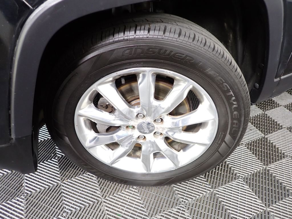 Used 2014 Jeep Cherokee Limited AWD/4WD image 42