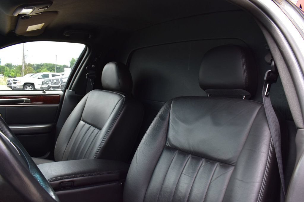 Used 2007 Lincoln Town Car Executive RWD image 12
