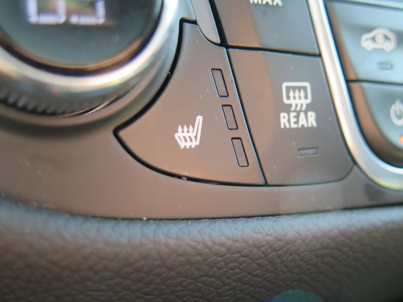 Used 2022 Chevrolet Equinox RS w/ RS Leather Package image 14