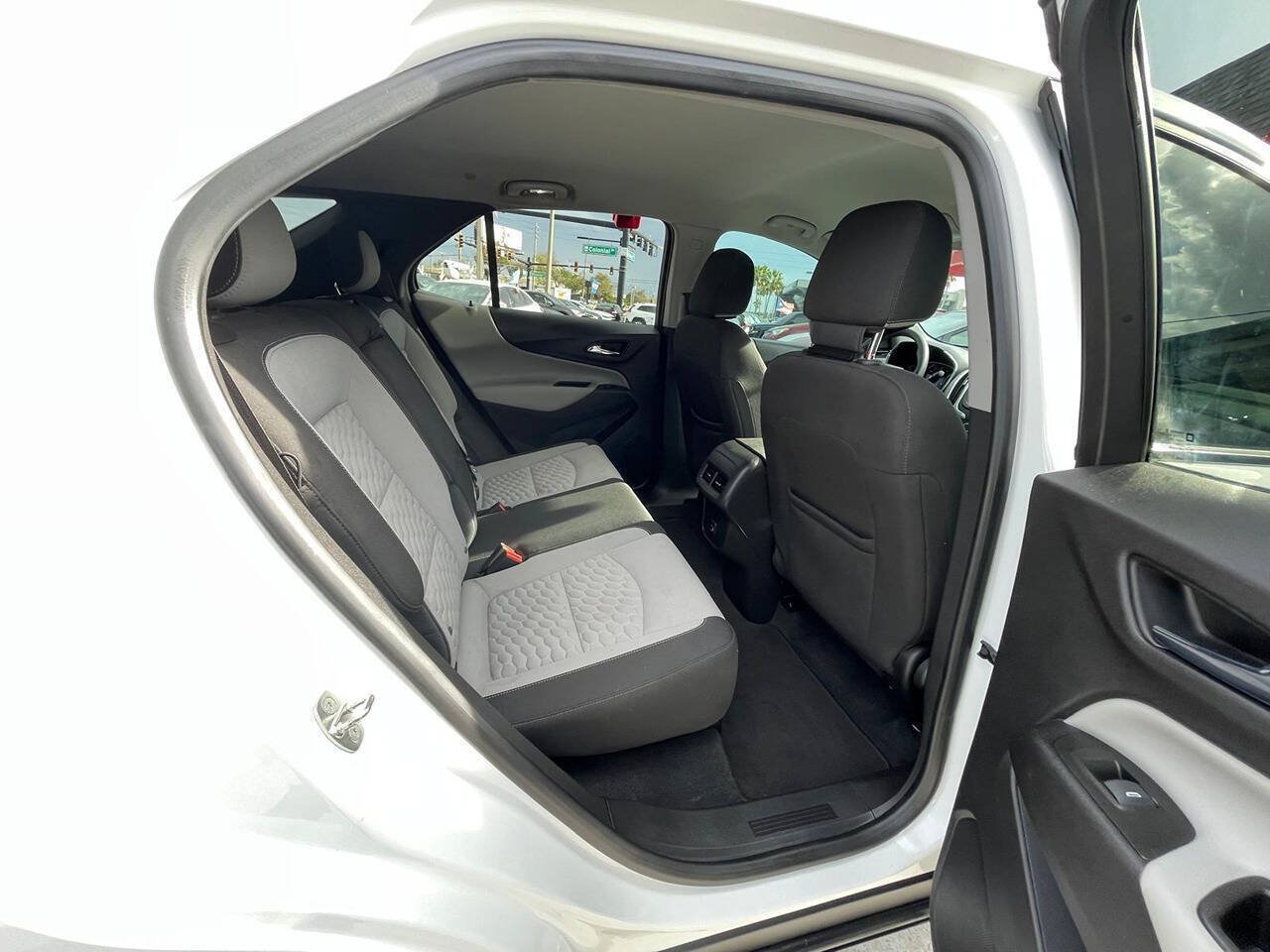 Used 2020 Chevrolet Equinox LT FWD image 8