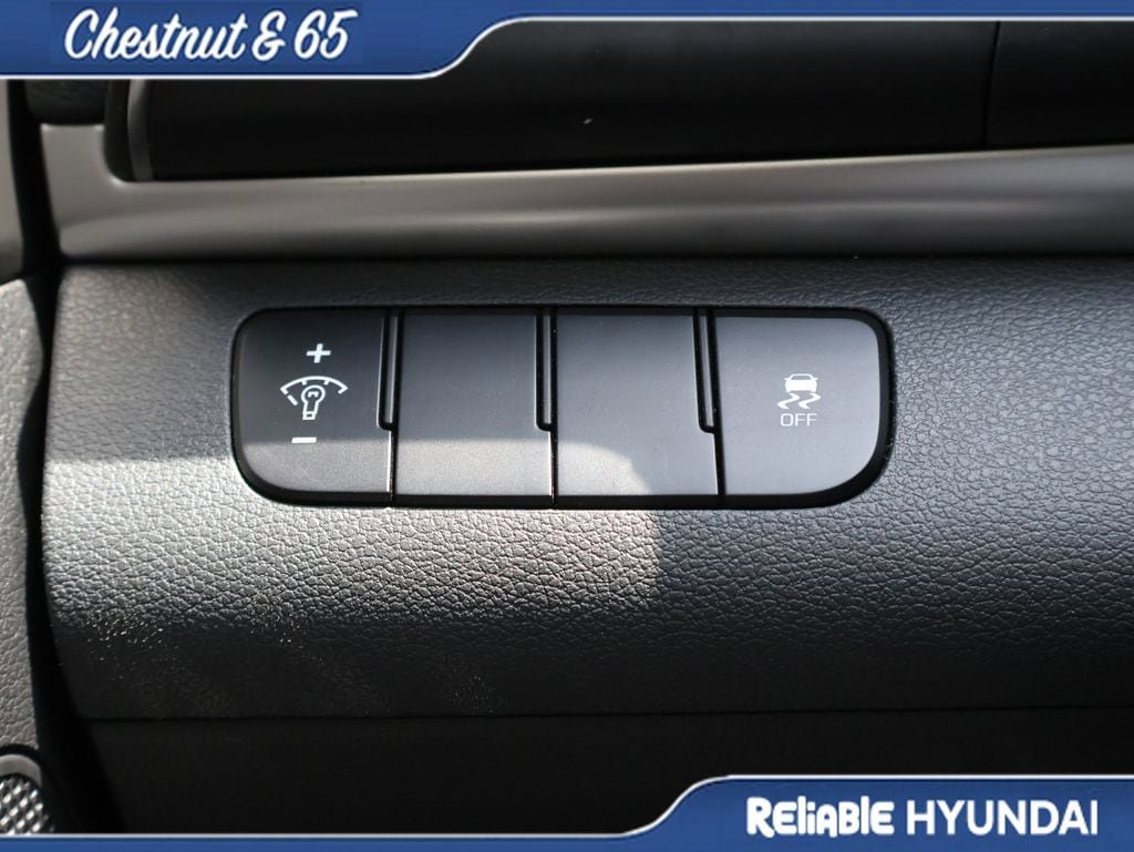 Used 2019 Hyundai Elantra SE w/ Cargo Package FWD image 31