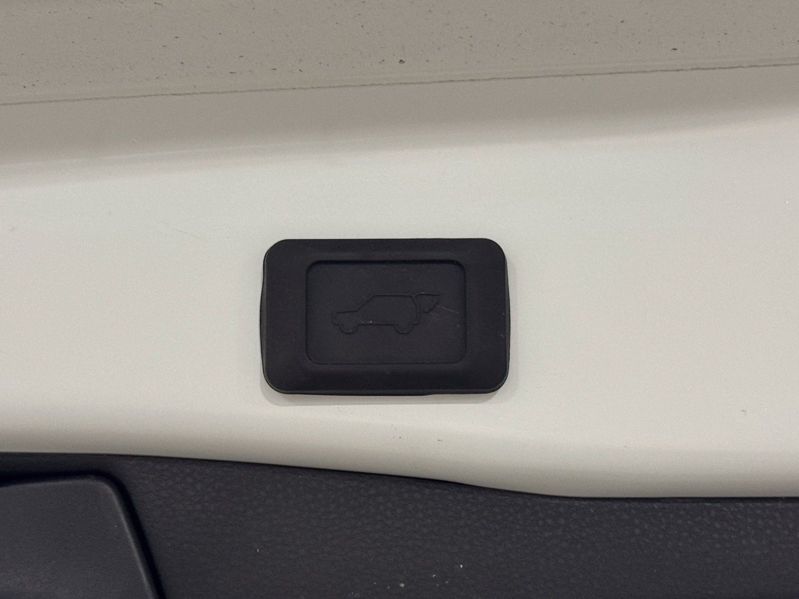 Used 2025 Toyota RAV4 XLE Premium w/ Weather Package AWD/4WD image 13