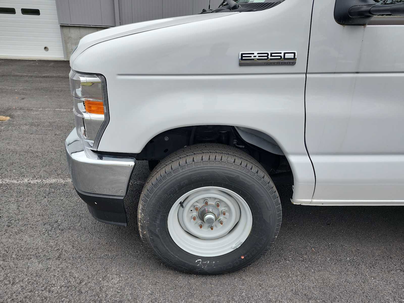 New 2024 Ford E-350 and Econoline 350 Super Duty w/ Power Windows & Locks Group image 10