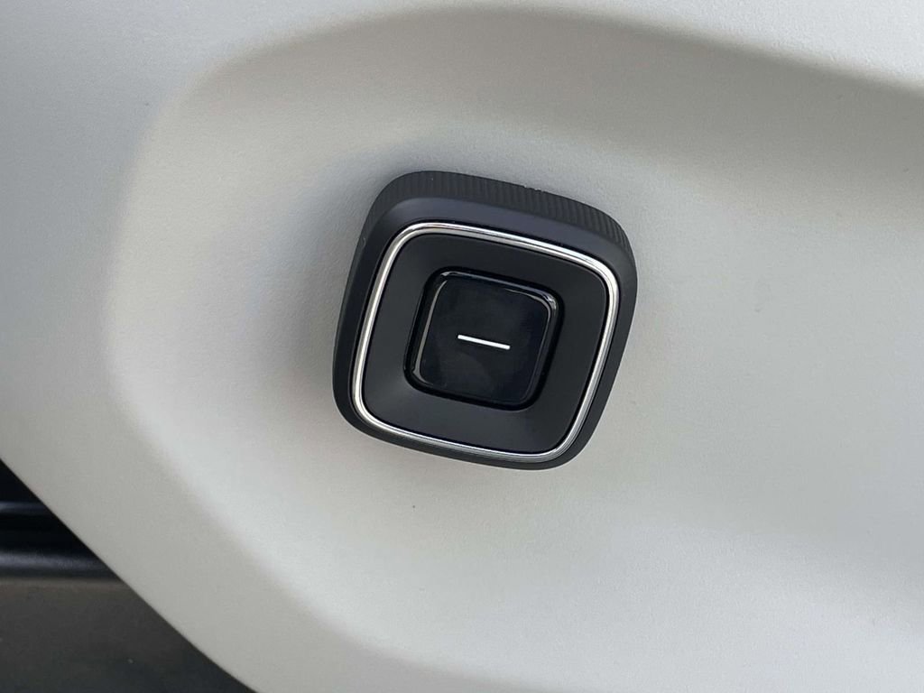 Used 2025 Volvo EX90 Ultra w/ Protection Package Premier image 7