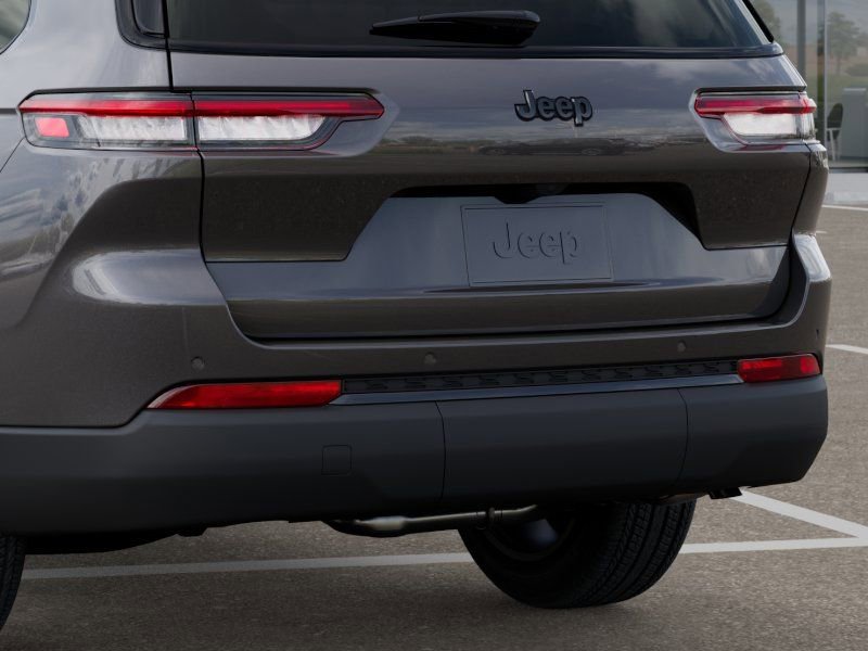 New 2025 Jeep Grand Cherokee L Altitude image 13