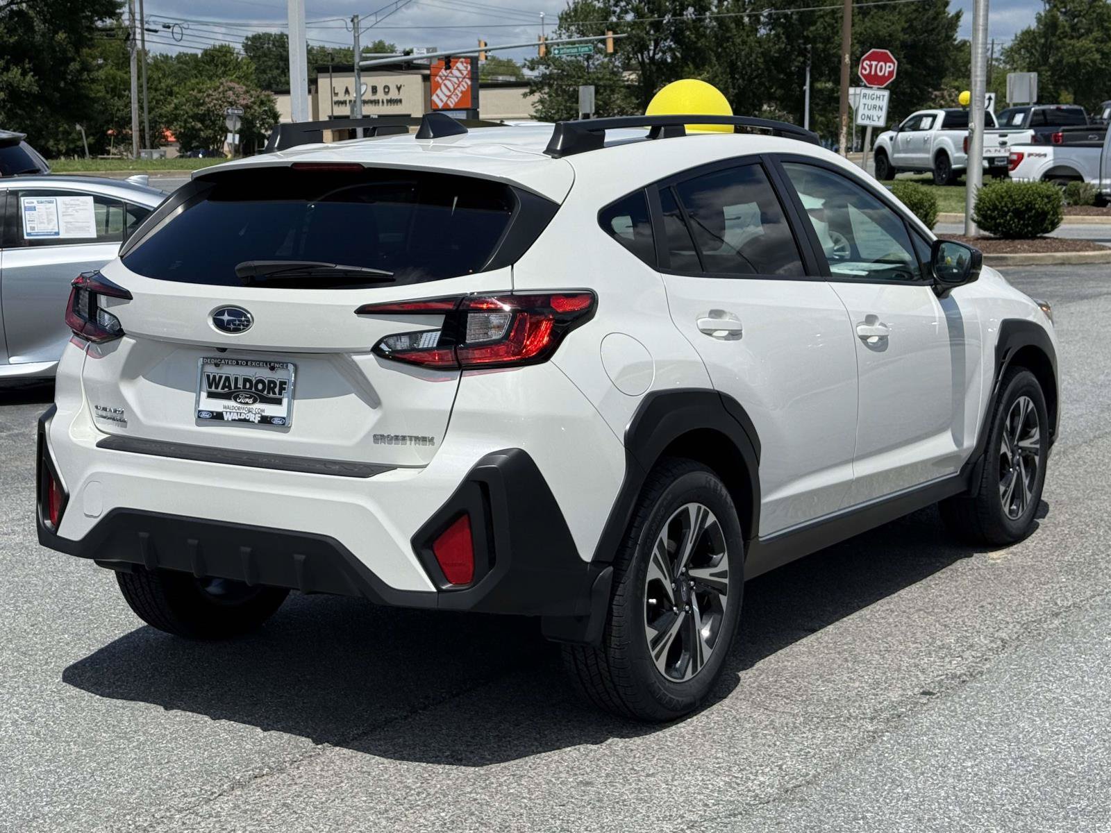 Used 2024 Subaru Crosstrek 2.0i Premium AWD/4WD image 2