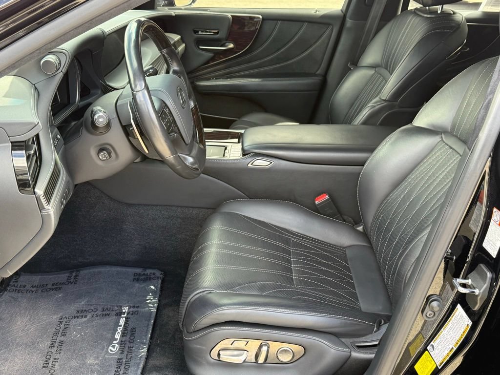 Used 2019 Lexus LS 500 w/ Luxury Package RWD image 19