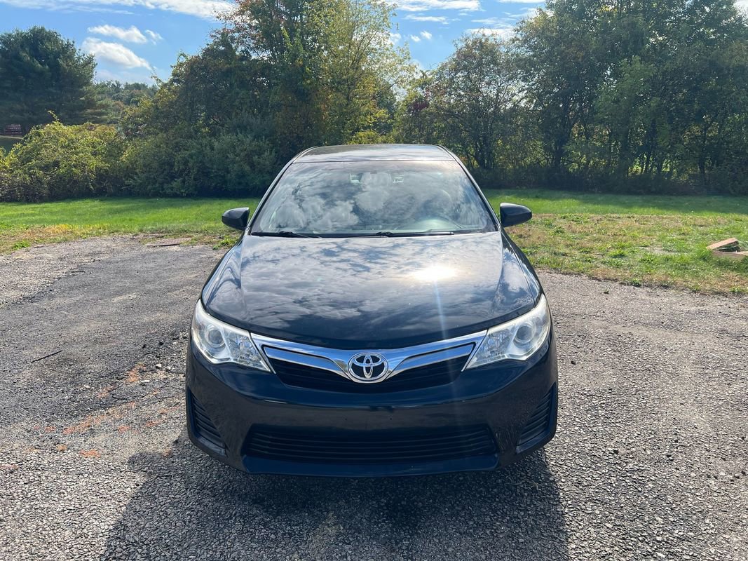 Used 2012 Toyota Camry LE image 3