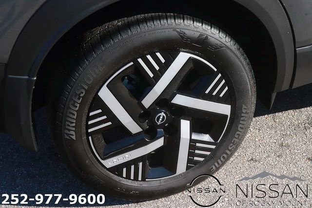 Used 2025 Nissan Kicks SV w/ Charging Package image 8