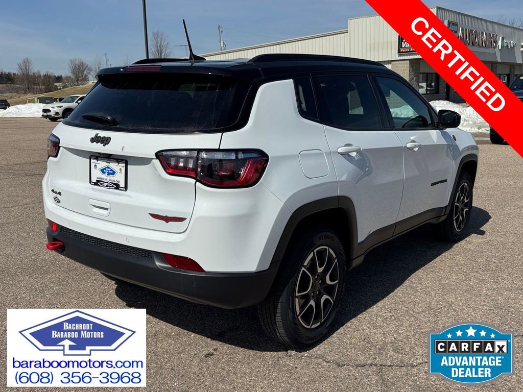Used 2025 Jeep Compass Trailhawk image 4