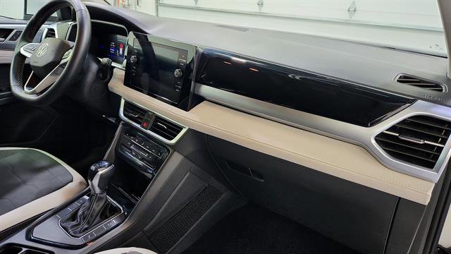 Used 2025 Volkswagen Taos SE image 24