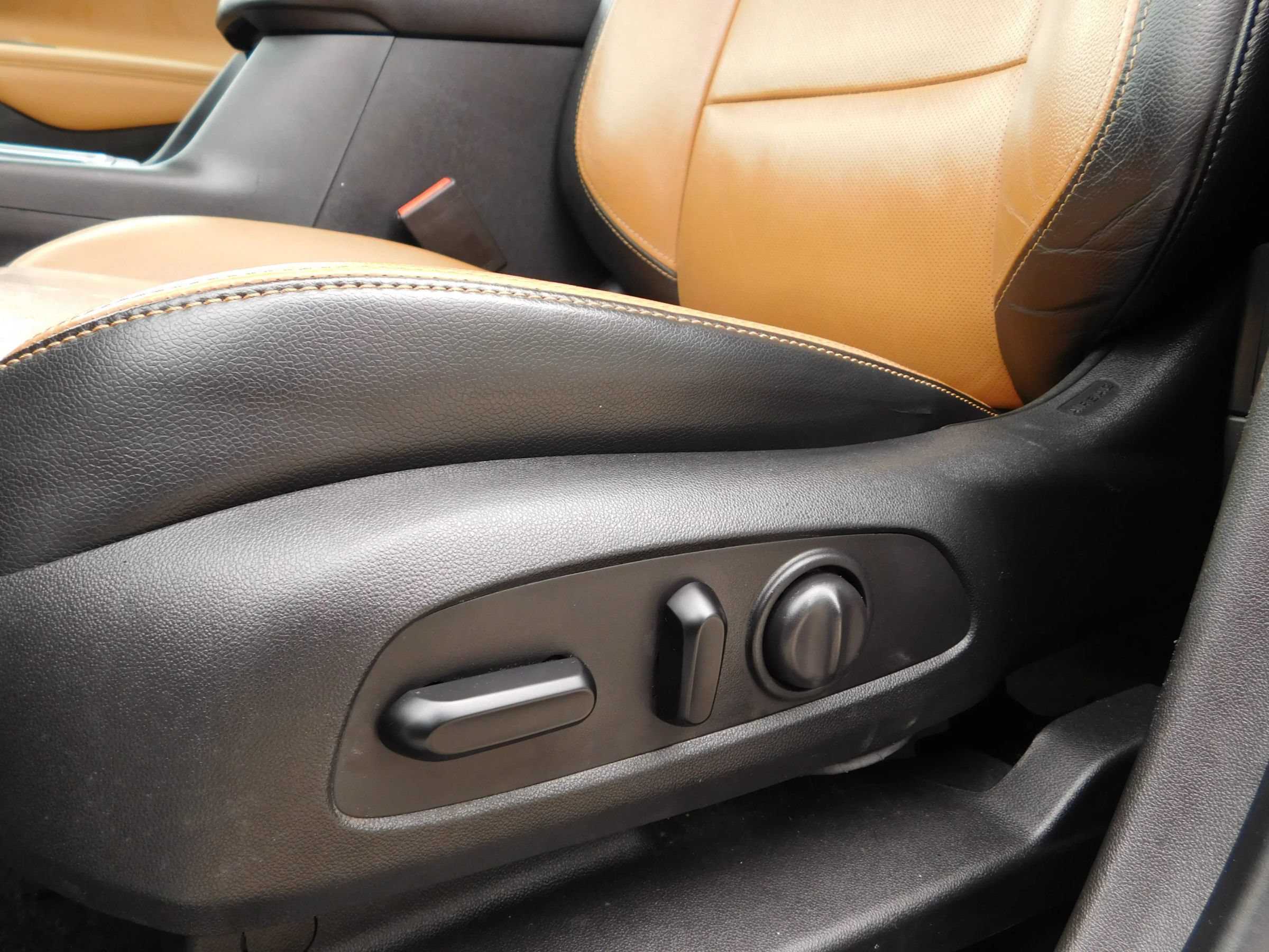 Used 2020 Chevrolet Equinox Premier FWD image 21