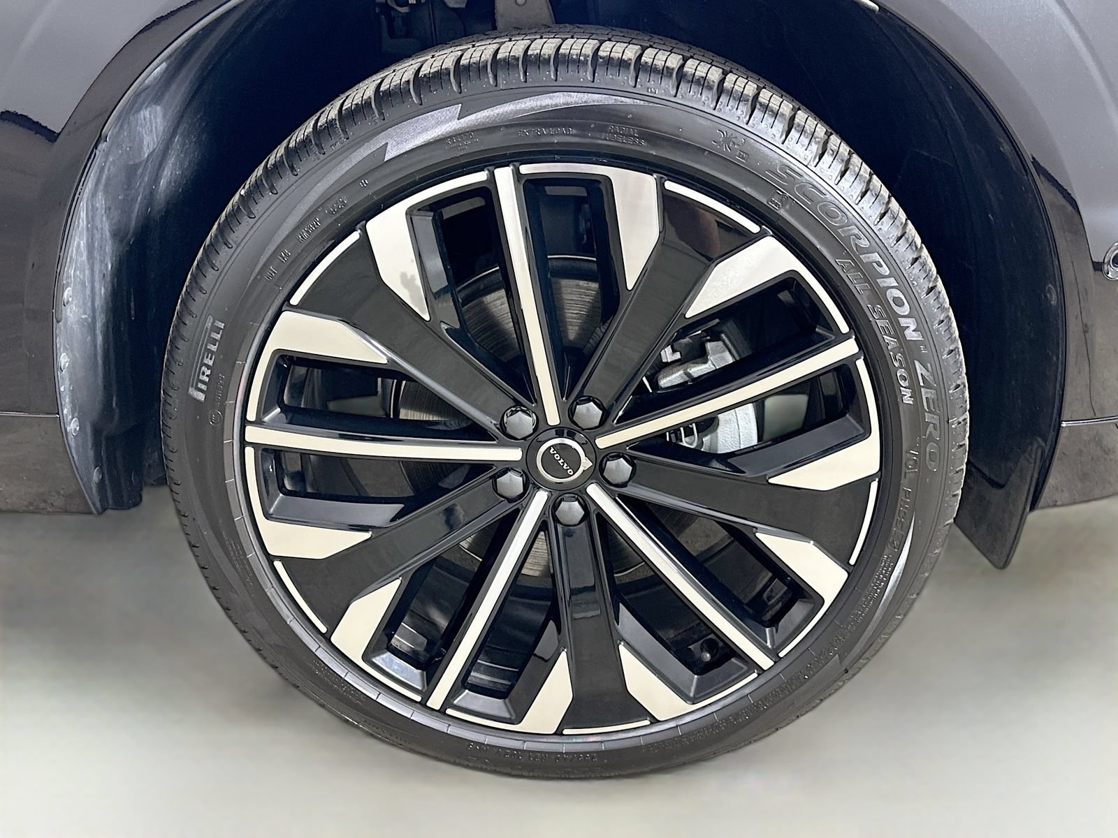 Used 2026 Volvo XC60 B5 Ultra w/ Protection Package Premier AWD/4WD image 10