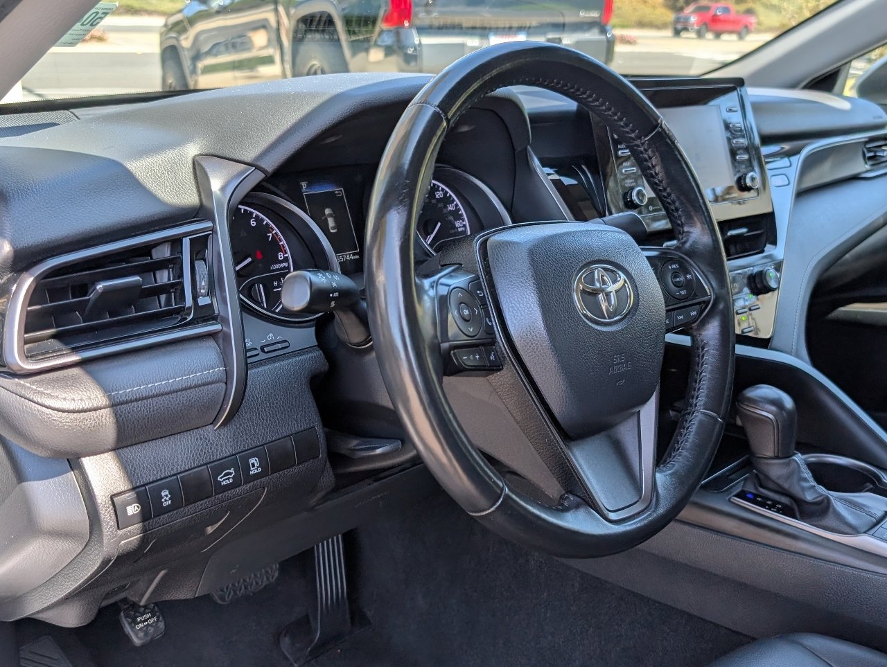 Used 2023 Toyota Camry SE image 14