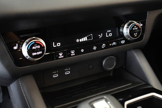 New 2026 Mitsubishi Outlander AWD image 35