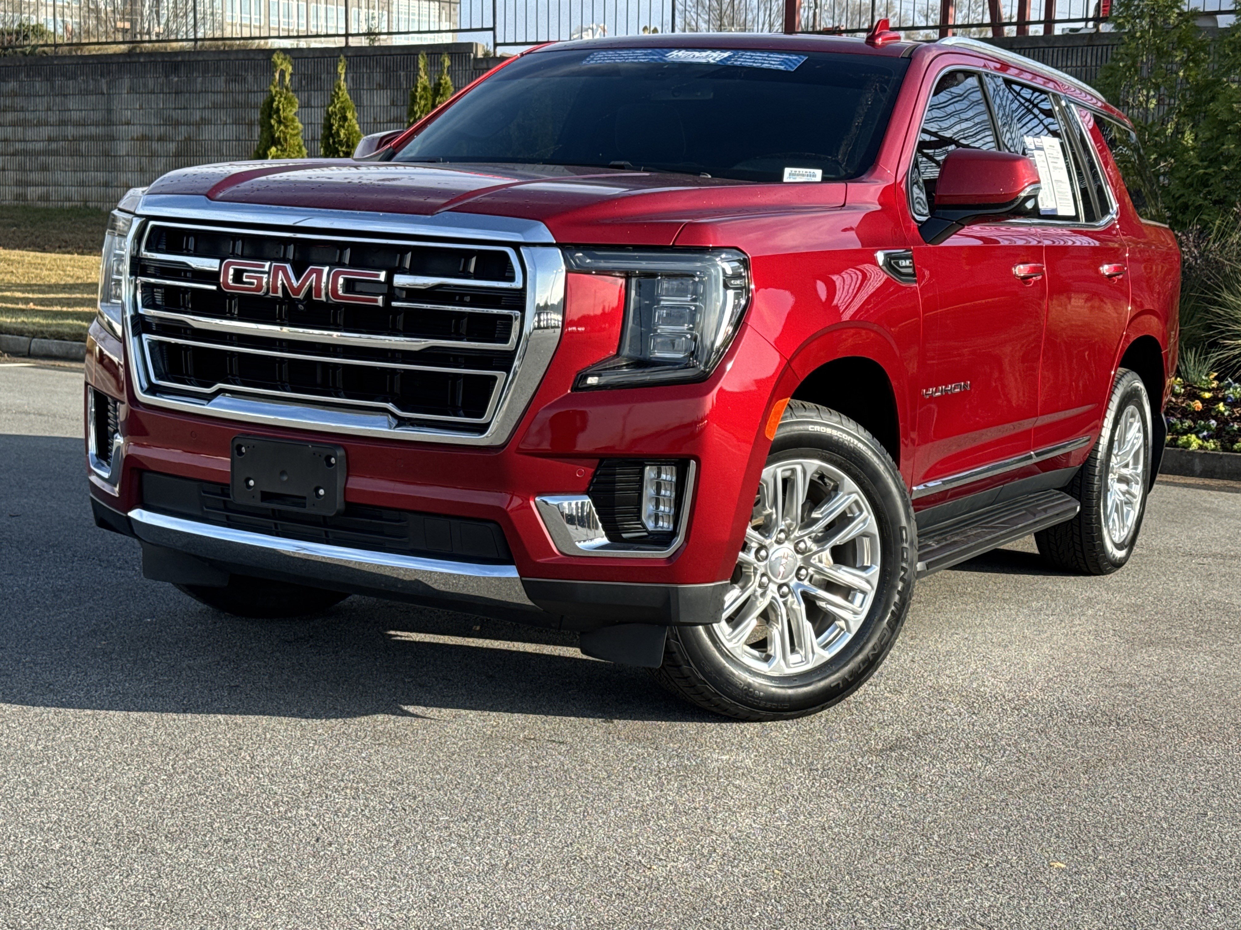 Used 2021 GMC Yukon SLT w/ SLT Premium Package image 5