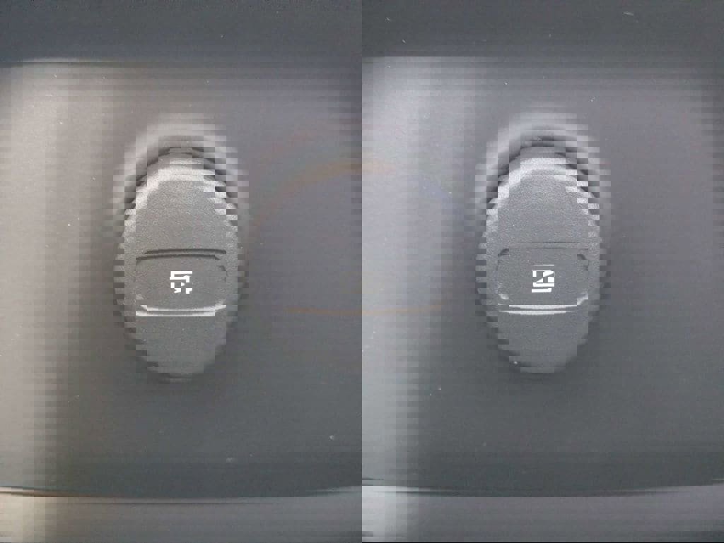 New 2026 Volvo XC60 T8 Core w/ Protection Package Premier image 18