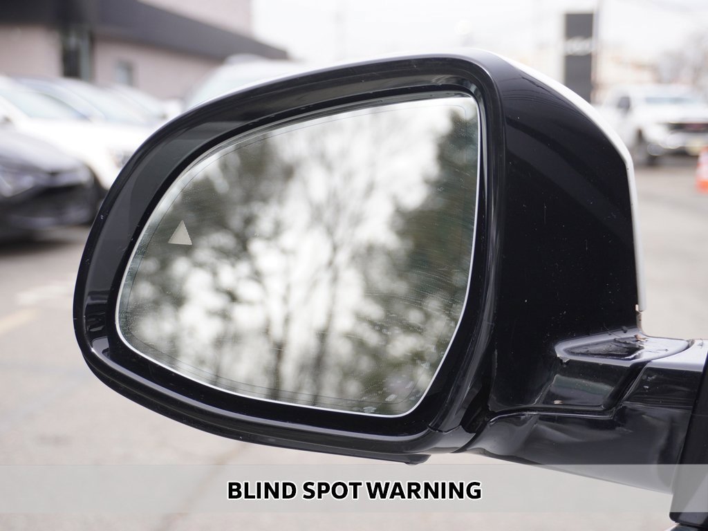 Used 2022 BMW X5 xDrive40i w/ Parking Assistance Package image 6