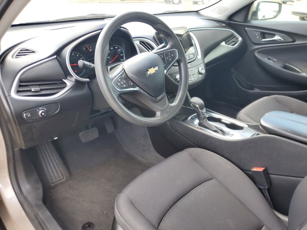 Used 2024 Chevrolet Malibu LT image 14