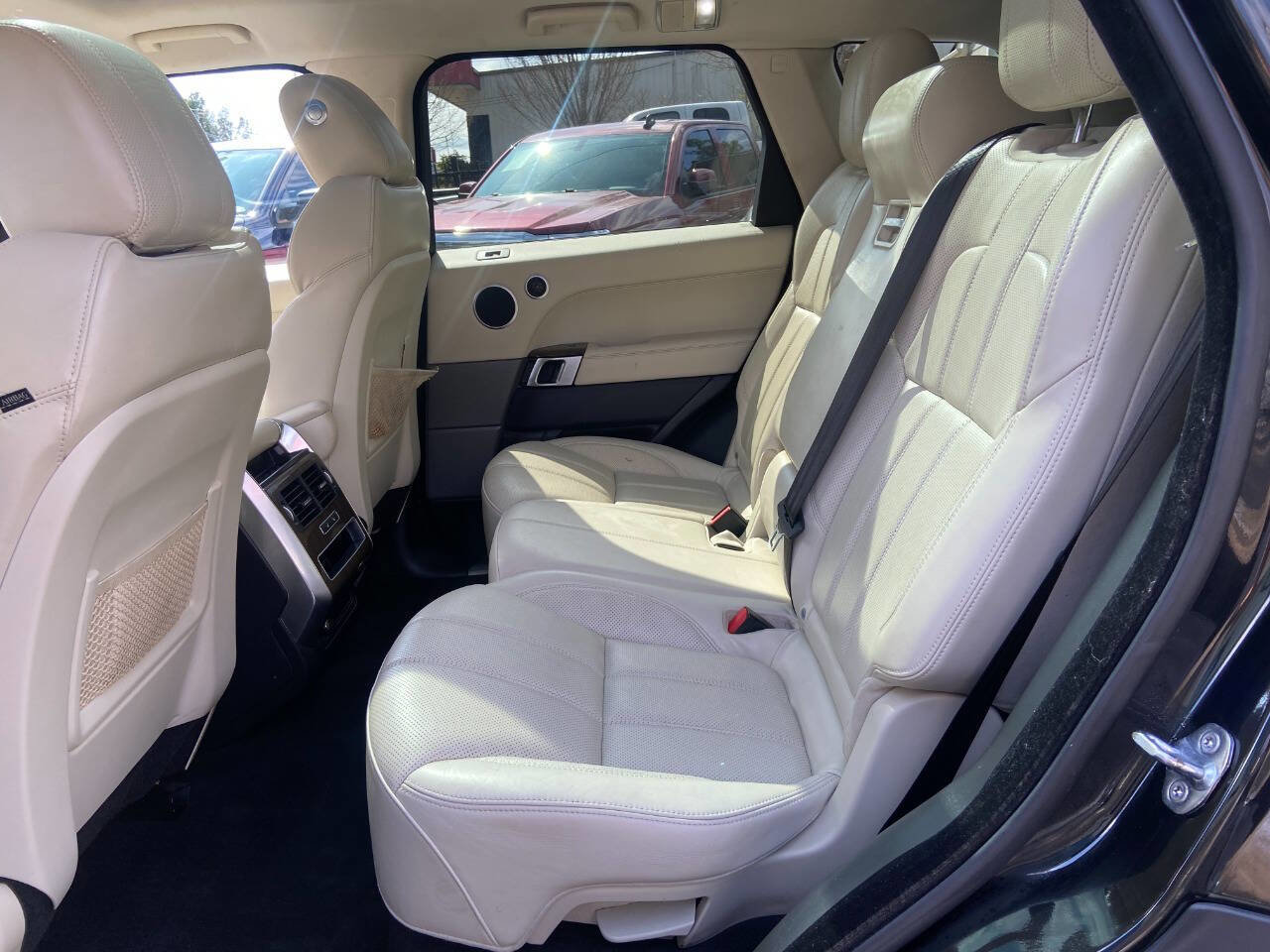 Used 2017 Land Rover Range Rover Sport HSE image 18