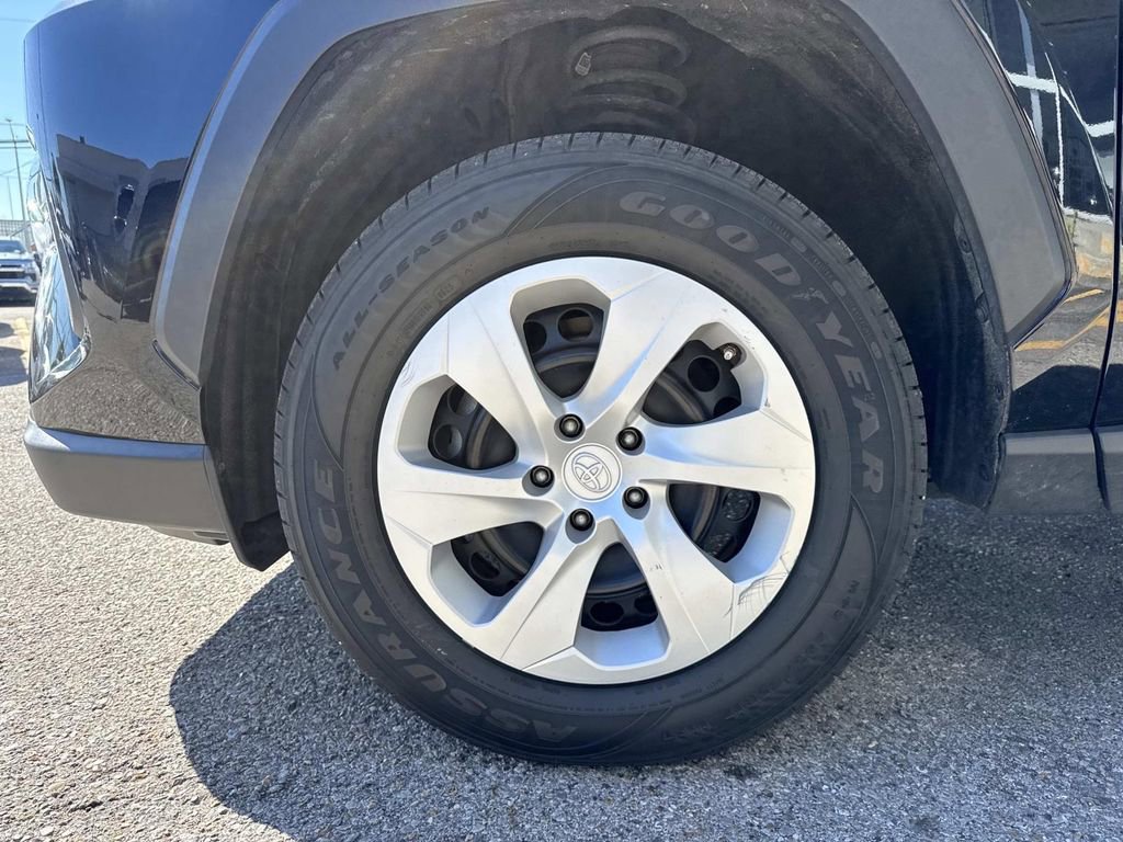 Used 2024 Toyota RAV4 LE image 5