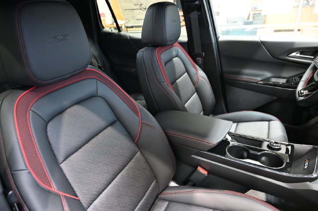 New 2027 Chevrolet Equinox RS w/ Convenience Package III AWD/4WD image 8
