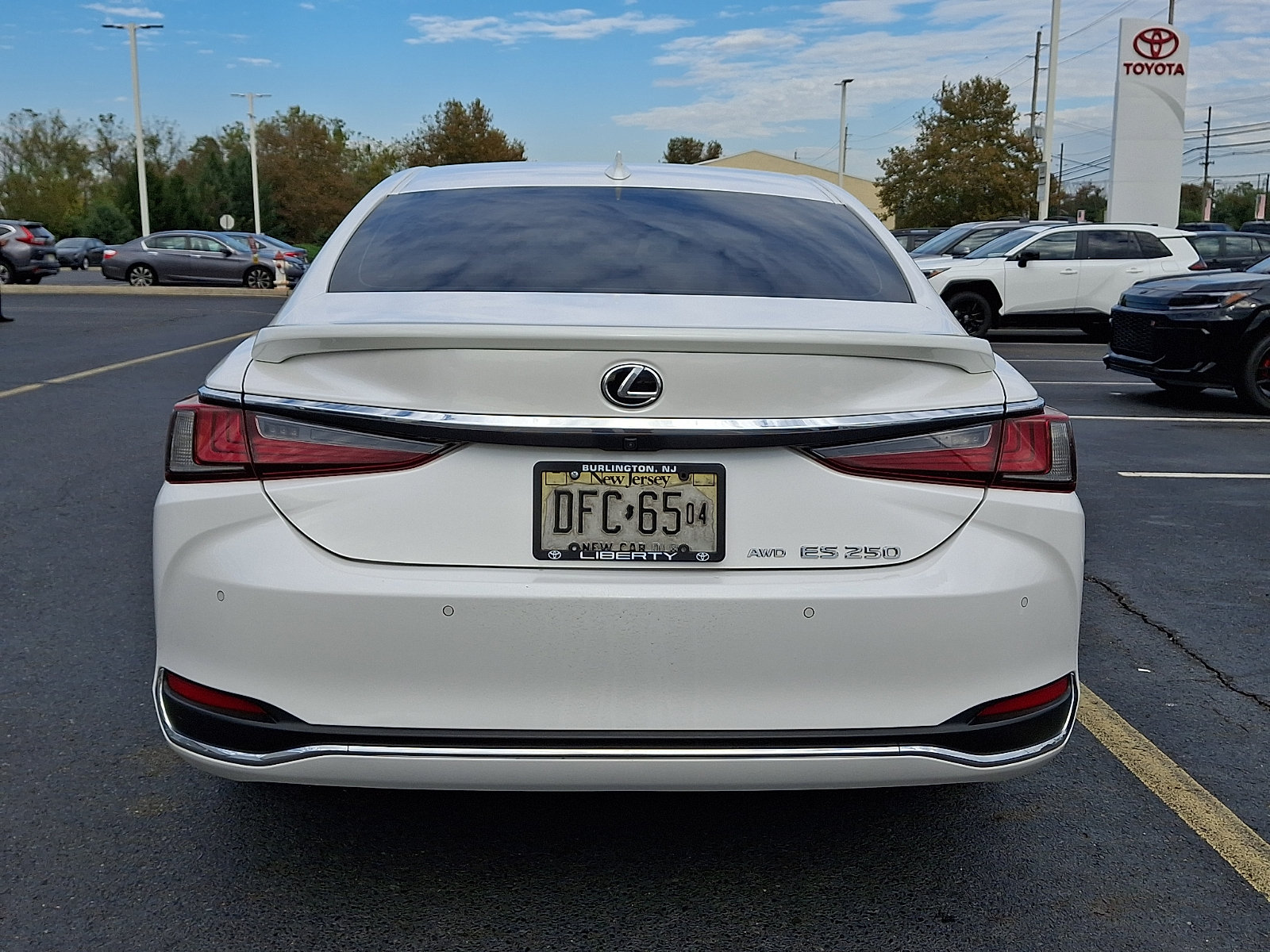 Used 2021 Lexus ES 250 w/ Premium Package AWD/4WD image 5