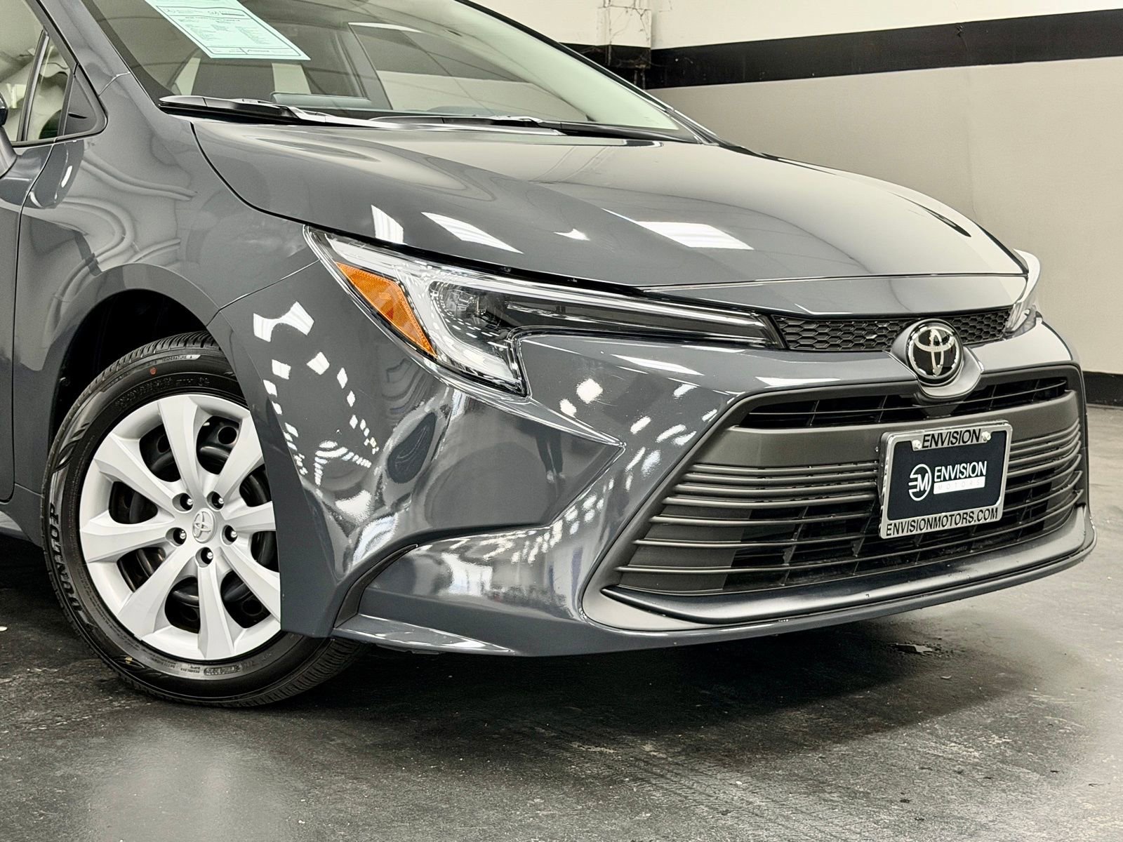 Used 2026 Toyota Corolla LE FWD image 3