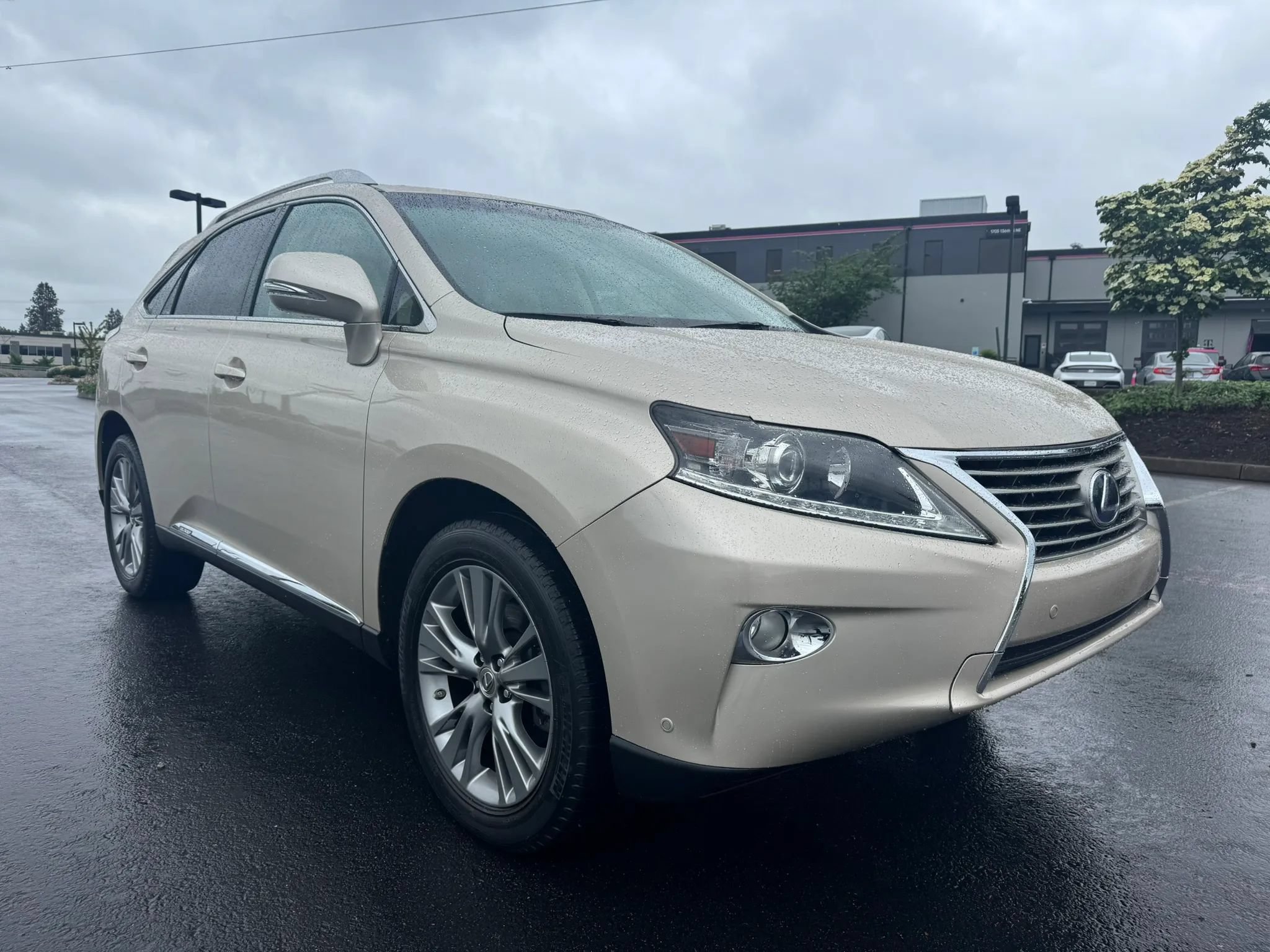Used 2013 Lexus RX 450h AWD w/ Navigation Pkg image 2