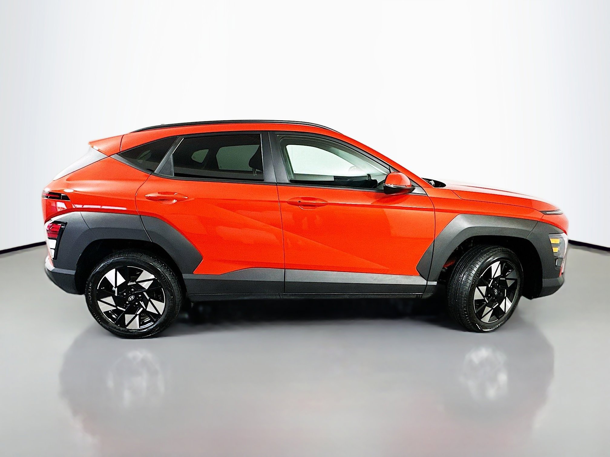 Used 2025 Hyundai Kona SEL AWD/4WD image 8