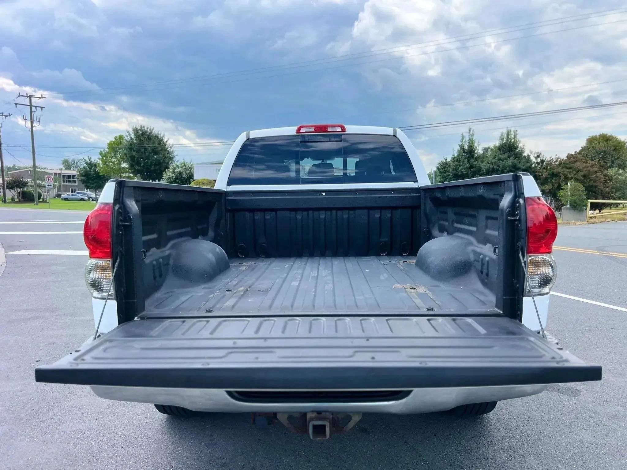 Used 2008 Toyota Tundra SR5 w/ TRD Off-Road Pkg AWD/4WD image 35