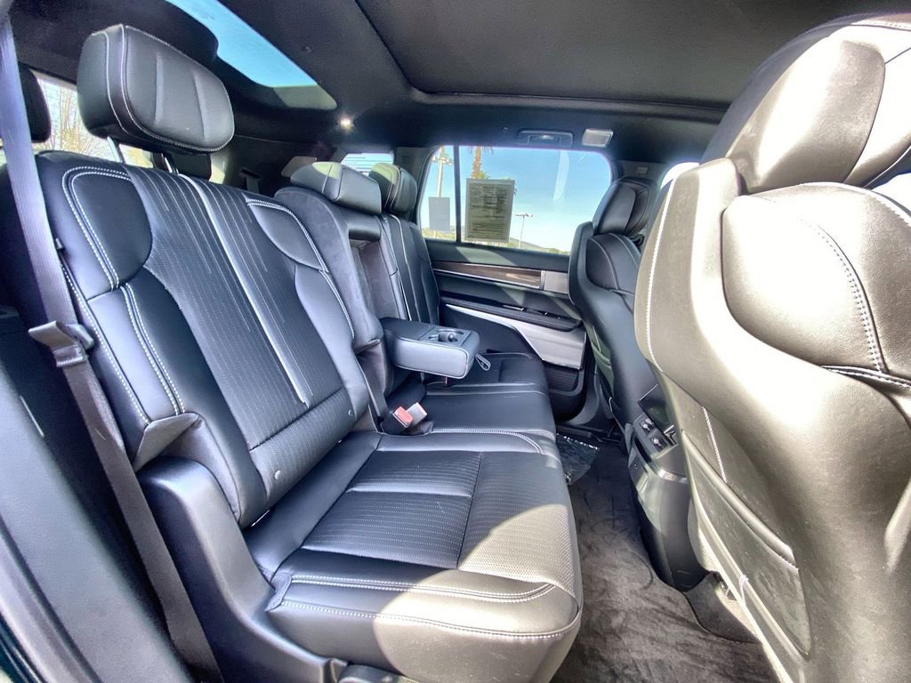 Certified 2026 Cadillac Vistiq Luxury image 25