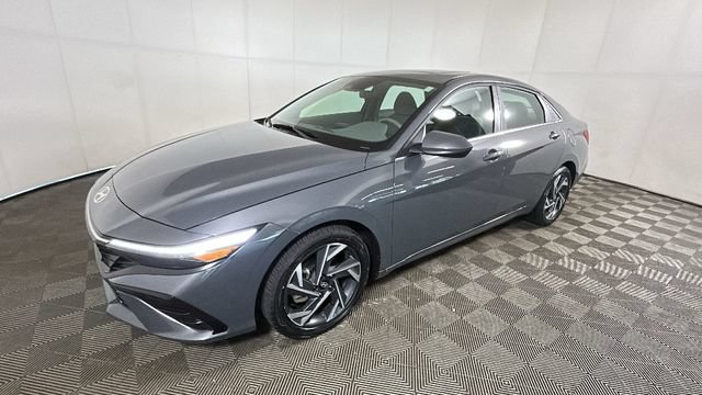 Certified 2024 Hyundai Elantra SEL w/ Convenience Package FWD image 6