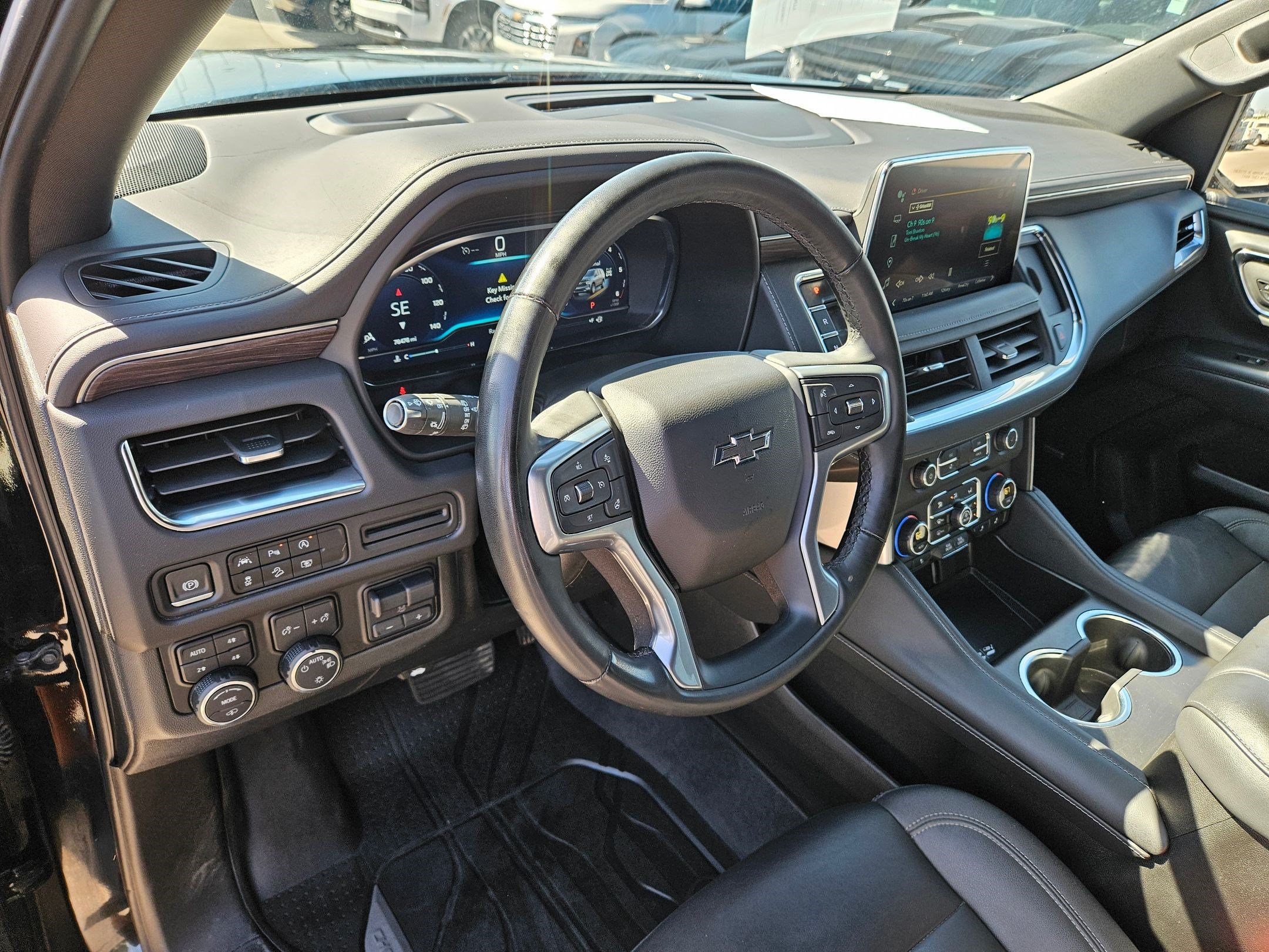 Used 2024 Chevrolet Tahoe Z71 w/ Z71 Off-Road Package AWD/4WD image 14