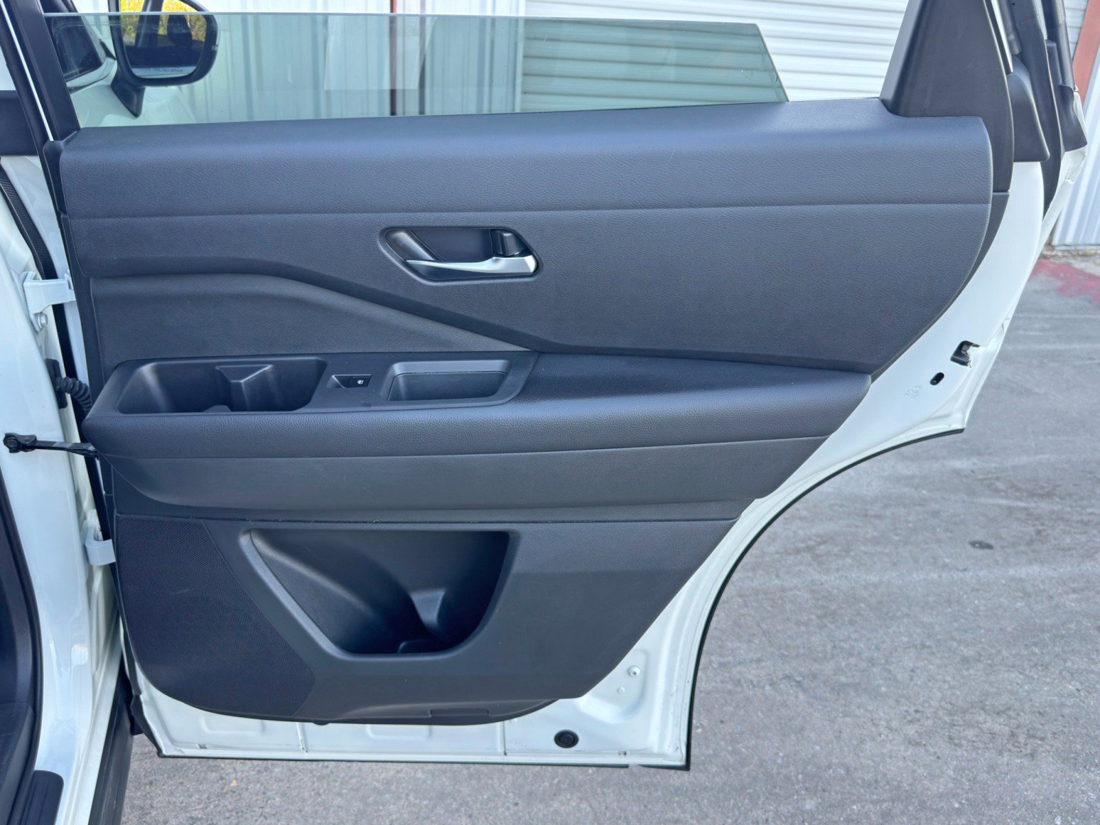 Used 2022 Nissan Pathfinder S image 40