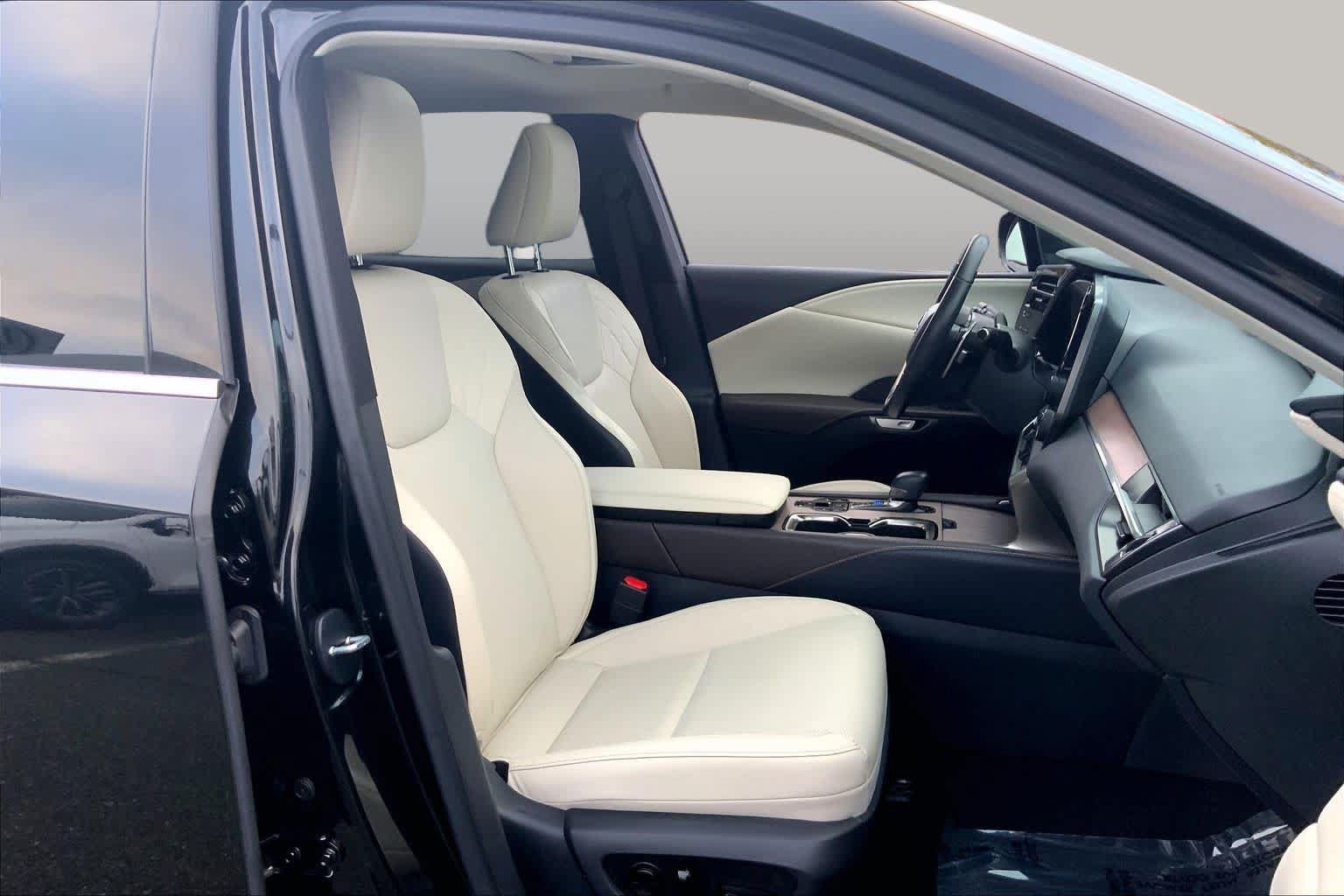 Certified 2024 Lexus RX 350 Premium w/ Kick Sensor & Tow Package AWD/4WD image 9