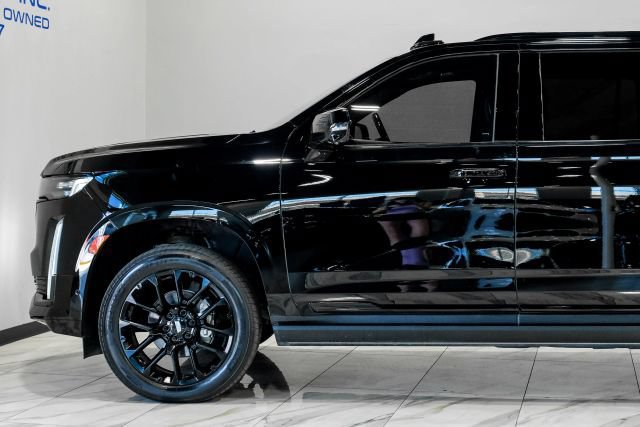 Used 2022 Cadillac Escalade ESV Sport Platinum w/ Heavy-Duty Trailer Package AWD/4WD image 18