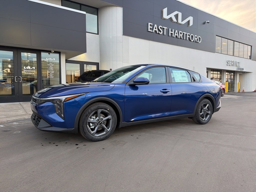 New 2025 Kia K4 LXS