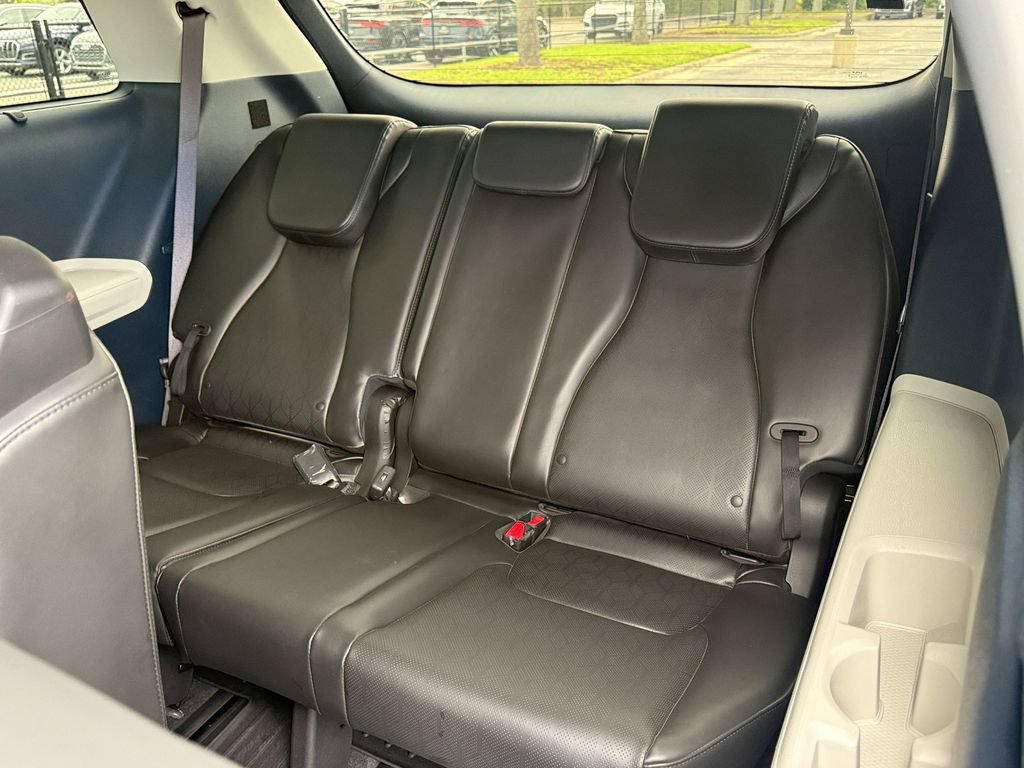 Used 2025 Kia Carnival EX FWD image 13