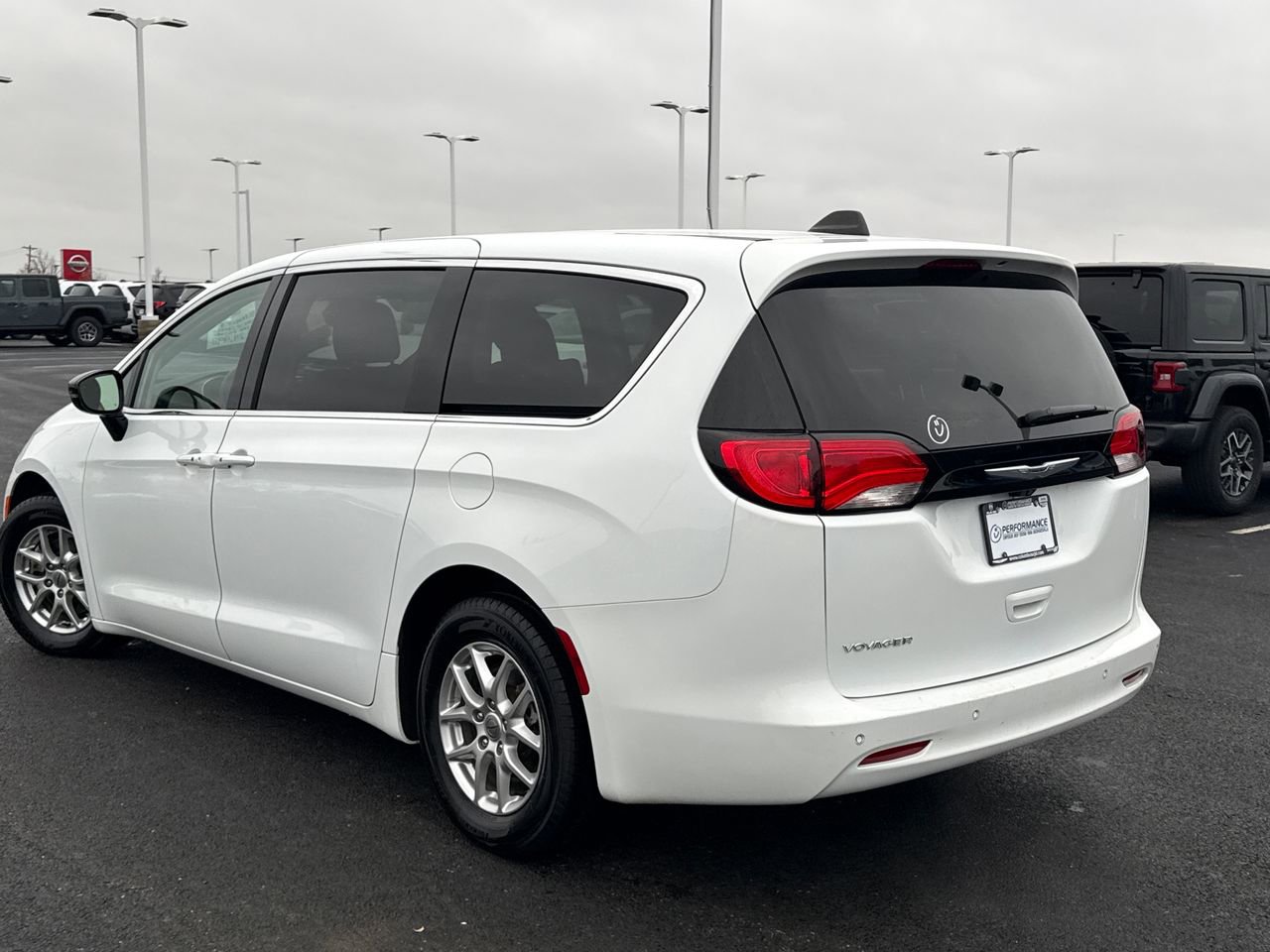 Used 2024 Chrysler Voyager LX image 5