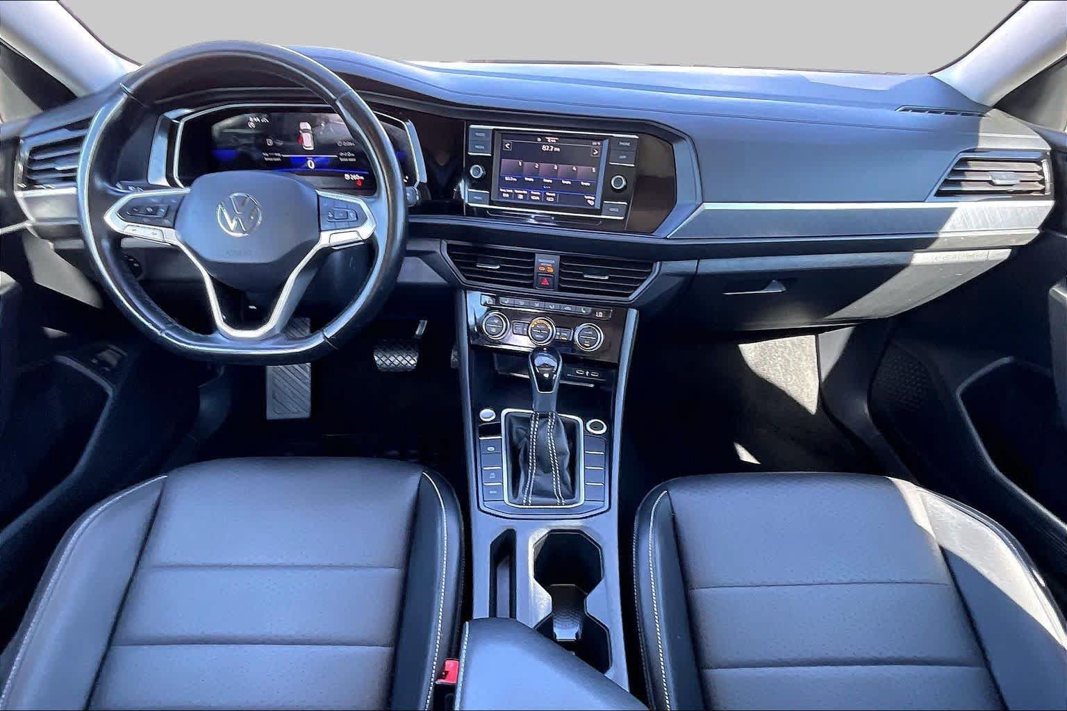 Used 2024 Volkswagen Jetta SE FWD image 15