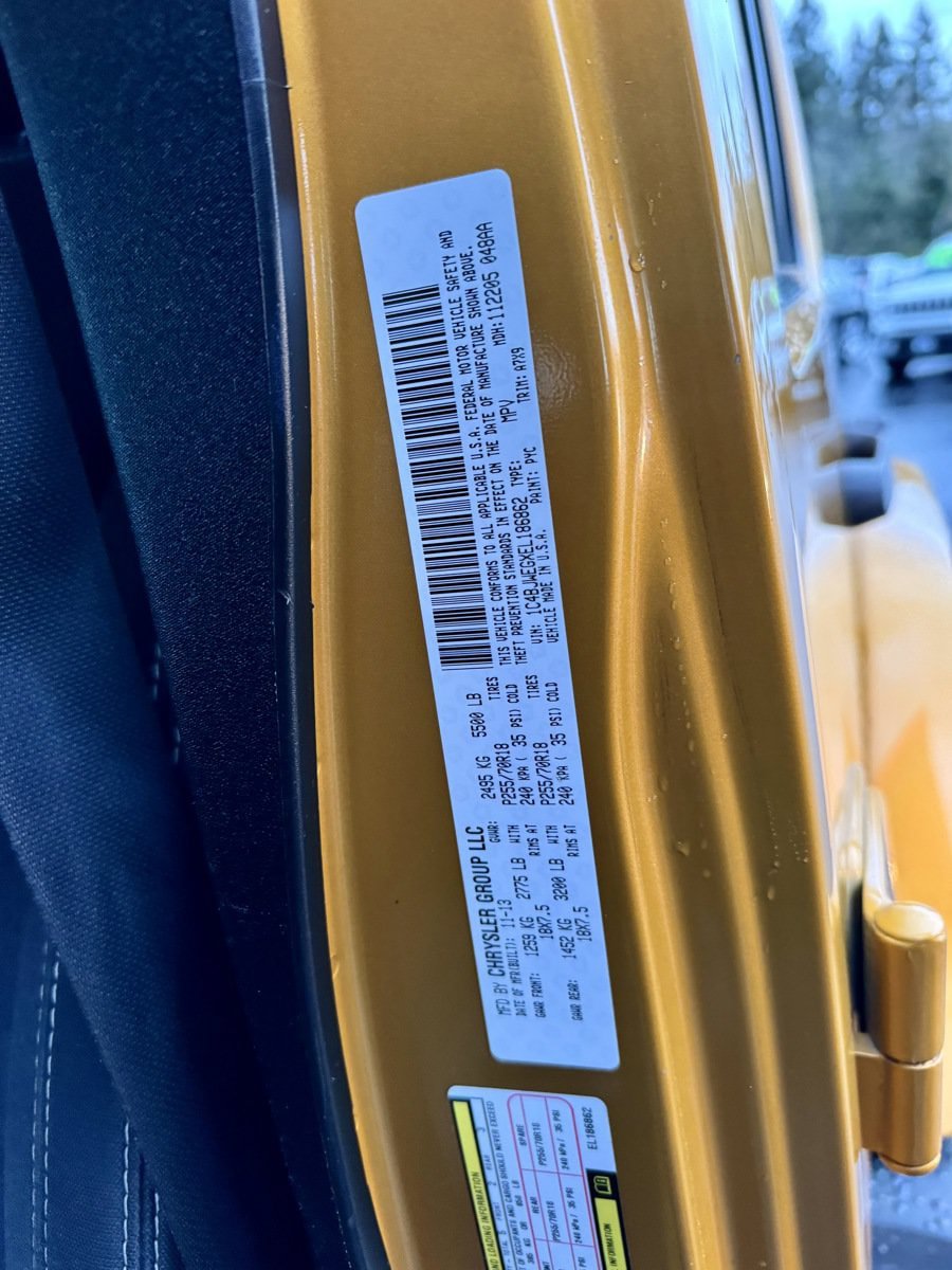 Used 2014 Jeep Wrangler Unlimited Sahara w/ Connectivity Group AWD/4WD image 20