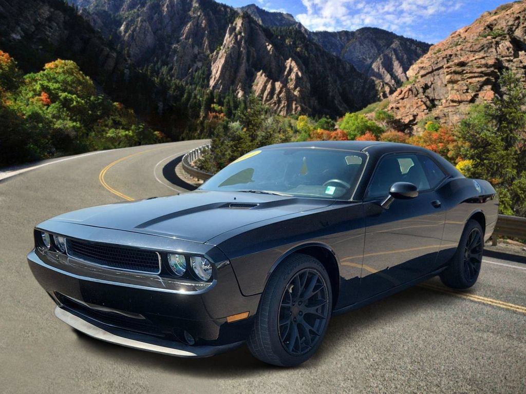 Used 2014 Dodge Challenger SXT w/ Sport Appearance Package RWD image 5