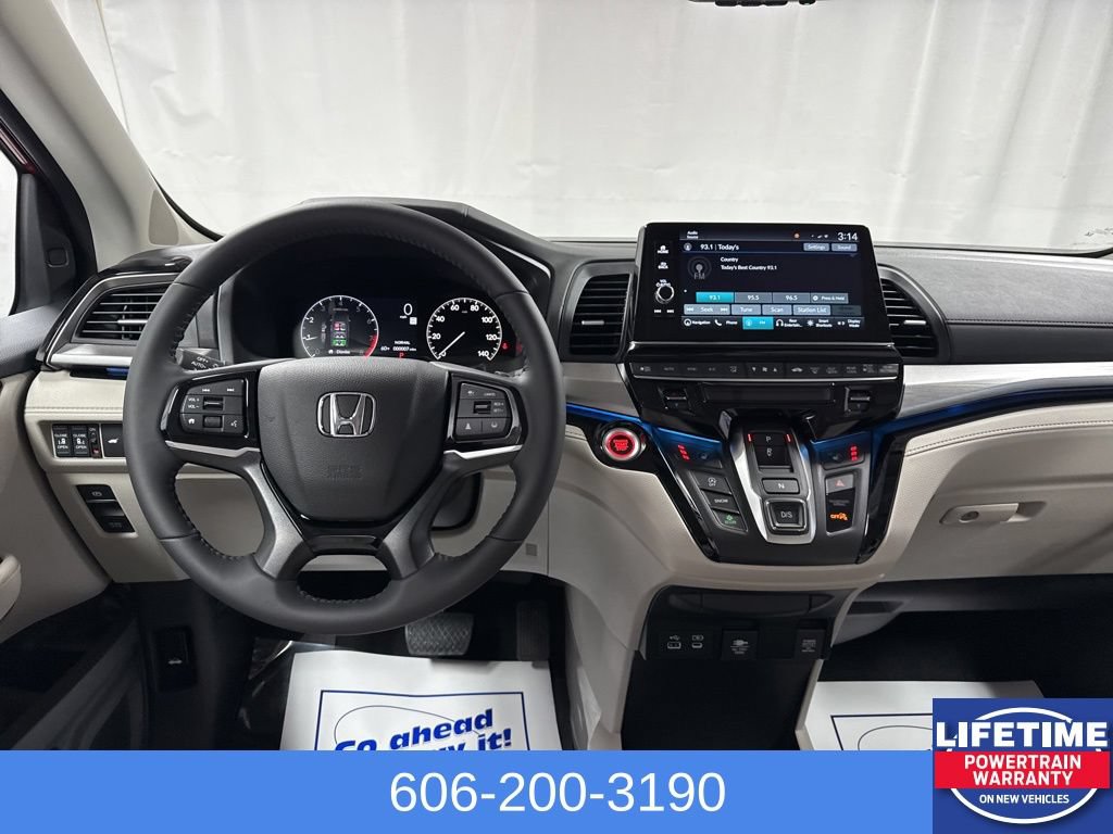 New 2026 Honda Odyssey Touring image 18
