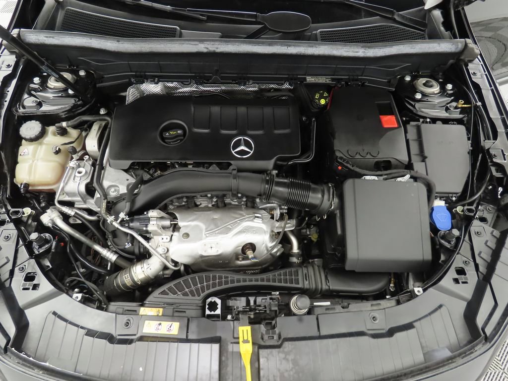 Used 2022 Mercedes-Benz GLB 250 image 27
