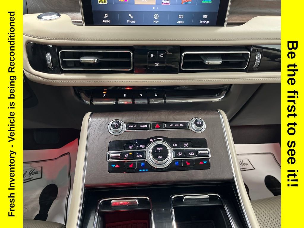 Used 2023 Lincoln Aviator Reserve w/ Equipment Group 201A image 18