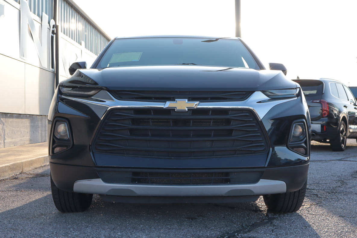 Used 2021 Chevrolet Blazer LT w/ LPO, Sport Package FWD image 2