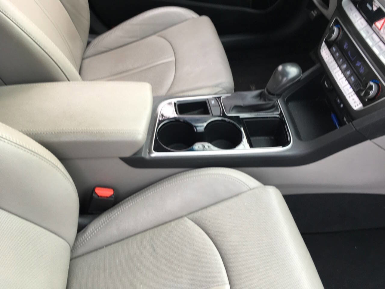 Used 2018 Hyundai Sonata Limited w/ Cargo Package image 16
